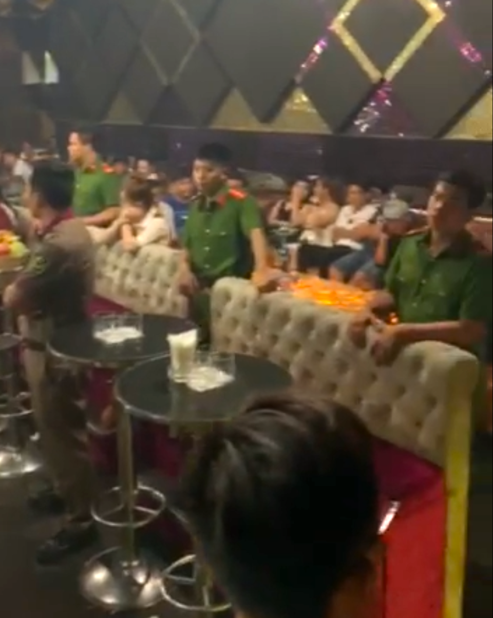 Đột kích vũ trường bật nhất sài gòn 