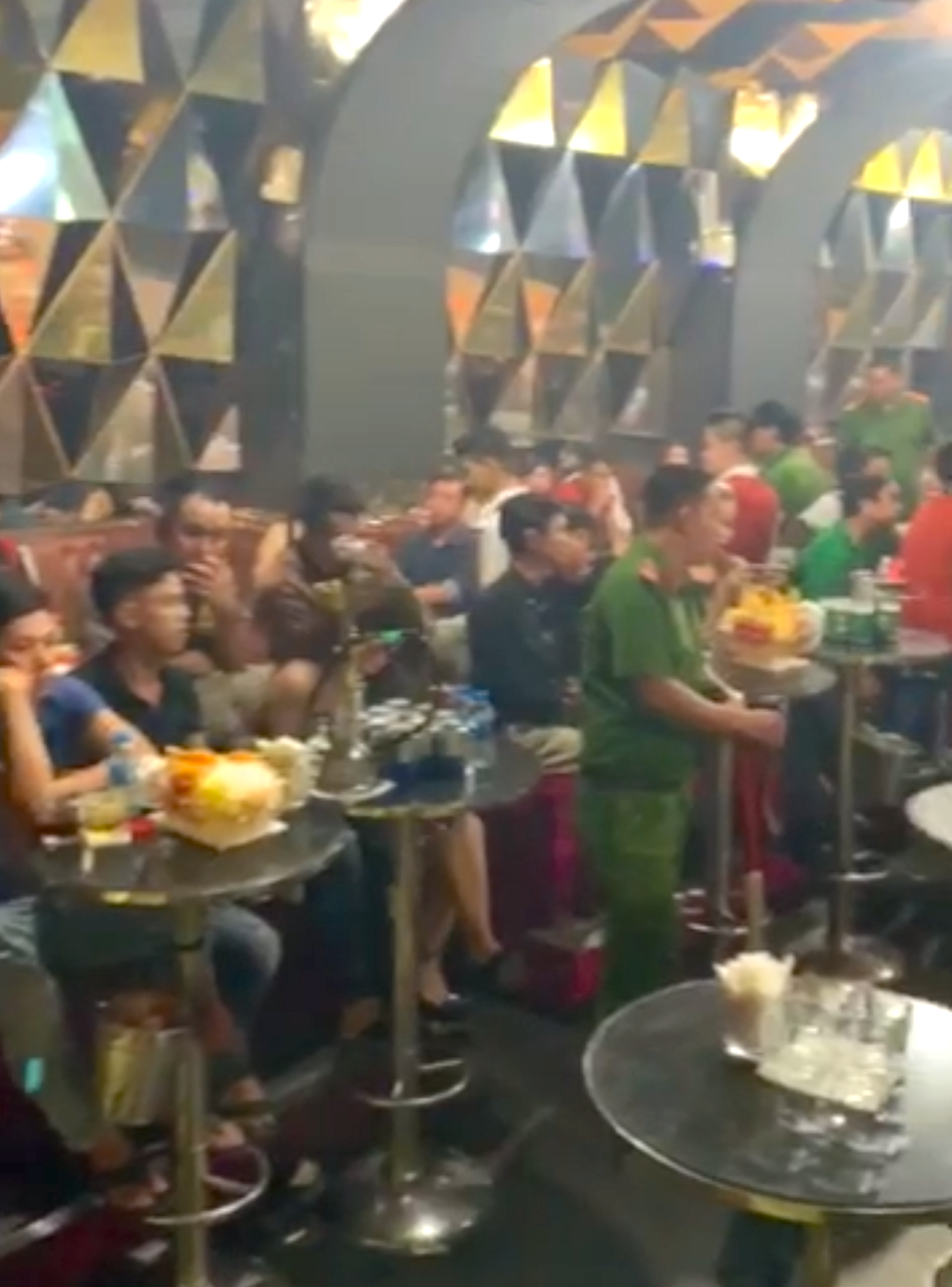 Đột kích vũ trường bật nhất sài gòn 