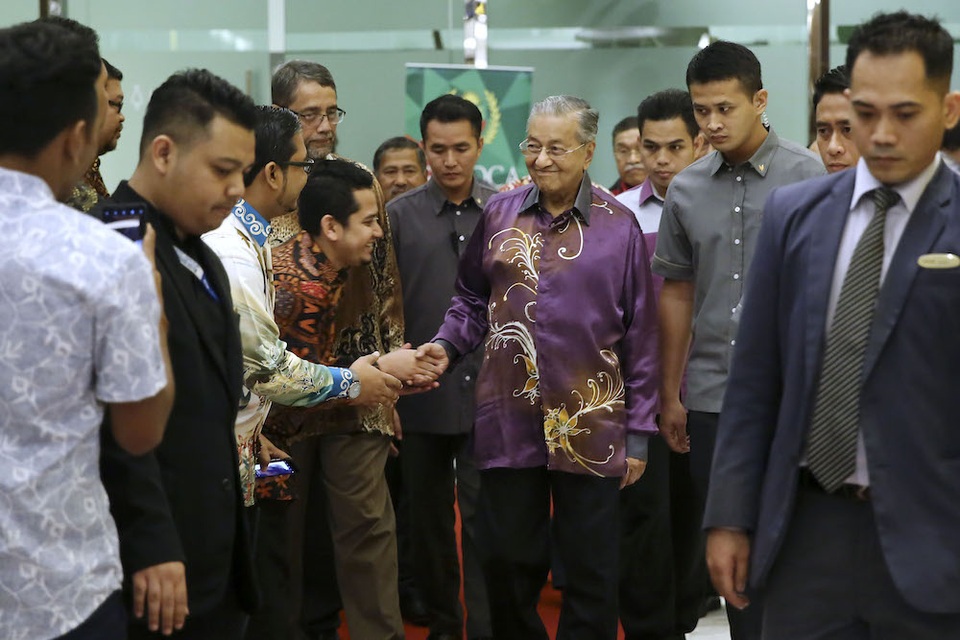 Thủ tướng Malaysia: Học tiếng Anh không làm mất đi bản sắc dân tộc - 1 Thủ tướng Malaysia: Học tiếng Anh không làm mất đi bản sắc dân tộc - 1