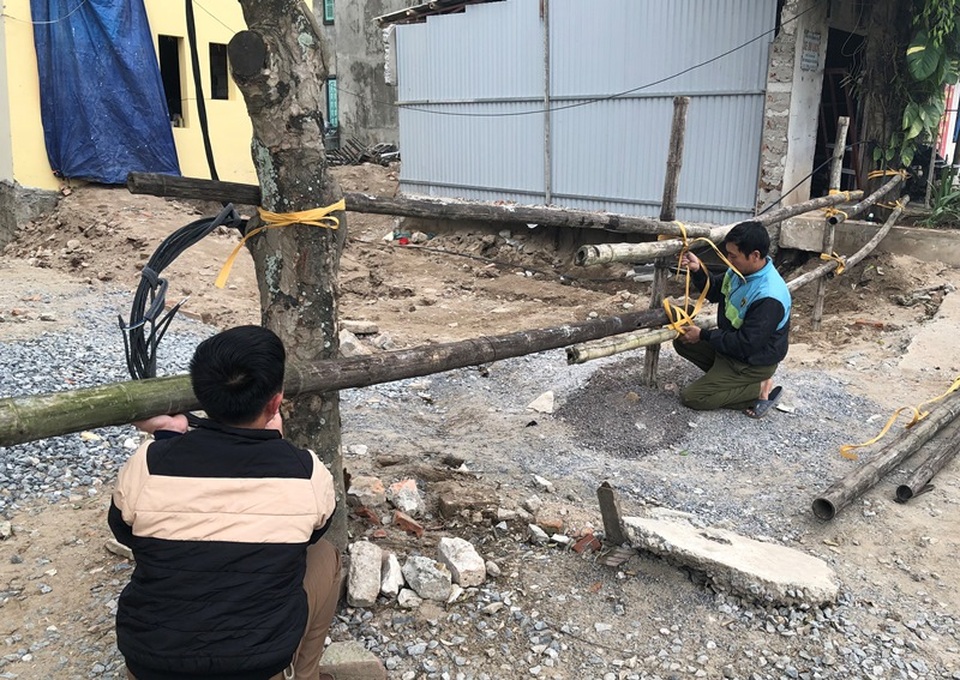 Cận cảnh ngôi nhà 5 tầng nghiêng như tháp nghiêng Pisa - 12 Cận cảnh ngôi nhà 5 tầng nghiêng như tháp nghiêng Pisa - 12