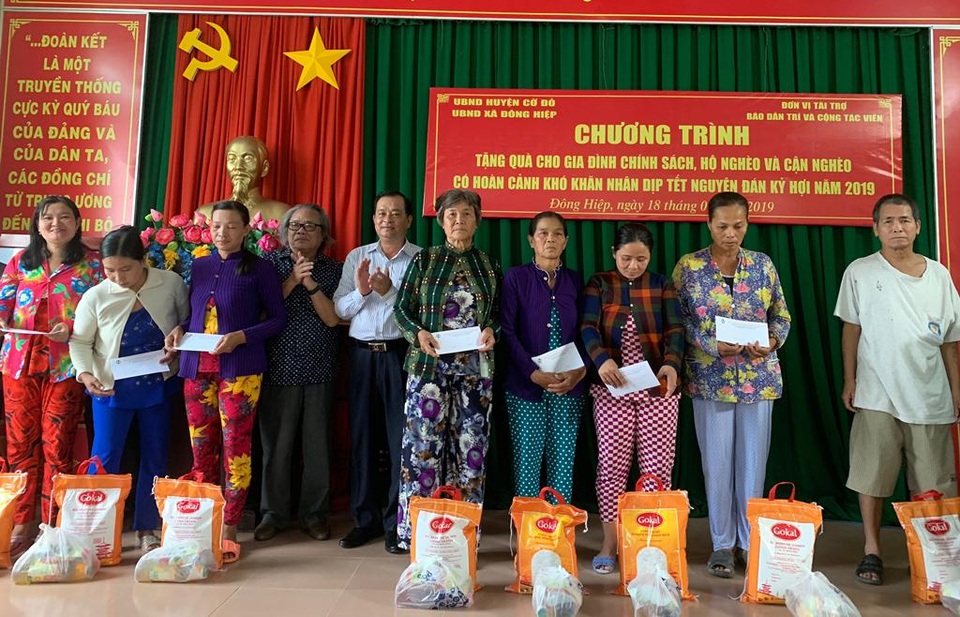 Báo Dân trí mang tết “ấm” đến các hoàn cảnh khó khăn ở Cần Thơ - 2 Báo Dân trí mang tết “ấm” đến các hoàn cảnh khó khăn ở Cần Thơ - 2
