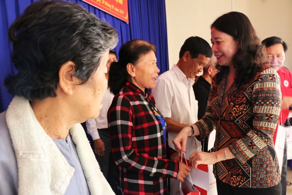 Chủ tịch MTTQ Việt Nam tặng quà Tết cho hộ nghèo, gia đình chính sách - 2 Chủ tịch MTTQ Việt Nam tặng quà Tết cho hộ nghèo, gia đình chính sách - 2