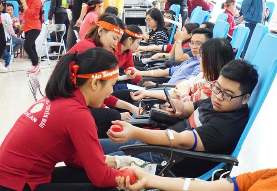 Hàng ngàn đơn vị máu trong ngày Chủ nhật đỏ - 1 Hàng ngàn đơn vị máu trong ngày Chủ nhật đỏ - 1