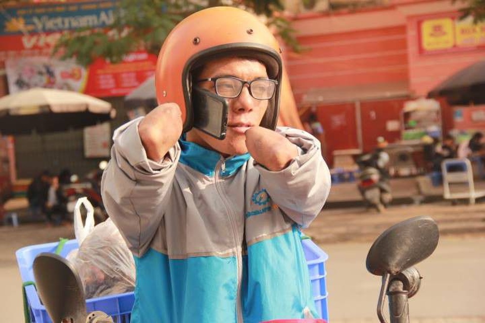 Ngôi nhà nghiêng và hàng trăm gốc đào bị kẻ xấu chặt phá - 8 Ngôi nhà nghiêng và hàng trăm gốc đào bị kẻ xấu chặt phá - 8