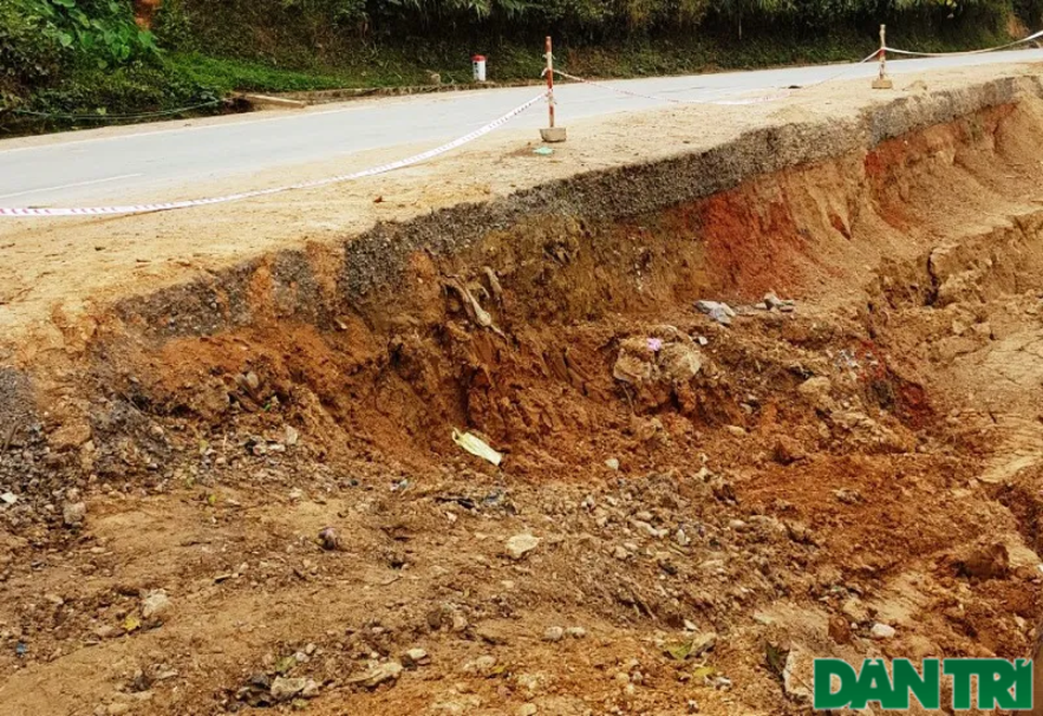 Sụt lún trên quốc lộ gây thiệt hại 580 triệu, dự kiến 2,5 tỷ đồng khắc phục! - 4 Sụt lún trên quốc lộ gây thiệt hại 580 triệu, dự kiến 2,5 tỷ đồng khắc phục! - 4