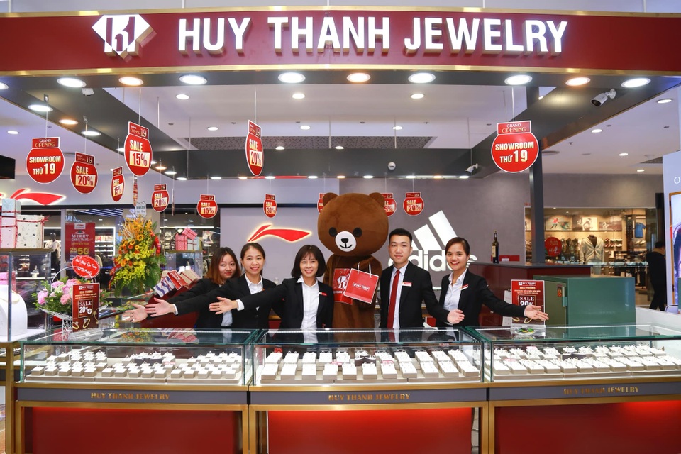 Chỉ trong 3 năm Huy Thanh Jewelry phủ 19 showroom trên khắp cả nước! - 1 Chỉ trong 3 năm Huy Thanh Jewelry phủ 19 showroom trên khắp cả nước! - 1