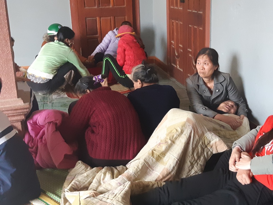 Xe tải trốn quốc lộ, chạy đường làng, cán chết bé 3 tuổi - 2 Xe tải trốn quốc lộ, chạy đường làng, cán chết bé 3 tuổi - 2