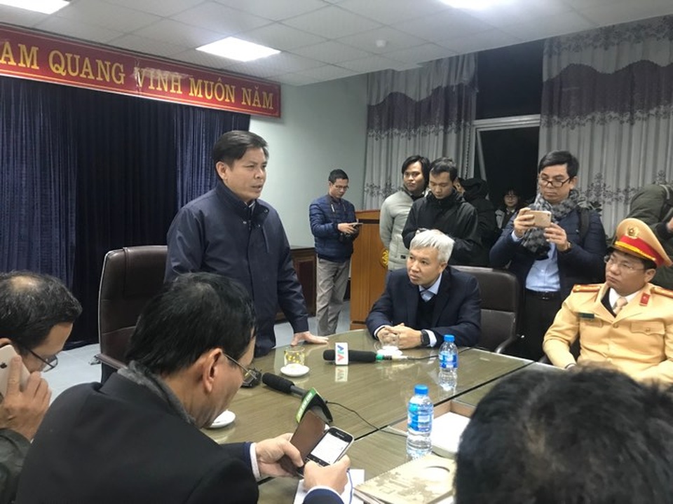 Xe tải tông đoàn người đi viếng liệt sĩ có hạn đăng kiểm tới tháng 5 - 1 Xe tải tông đoàn người đi viếng liệt sĩ có hạn đăng kiểm tới tháng 5 - 1