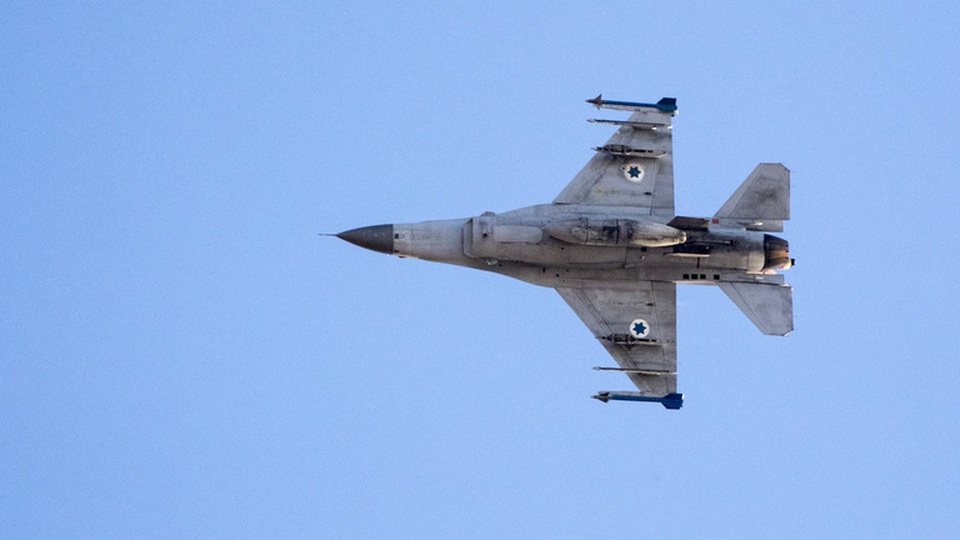 F-16.jpg F-16.jpg