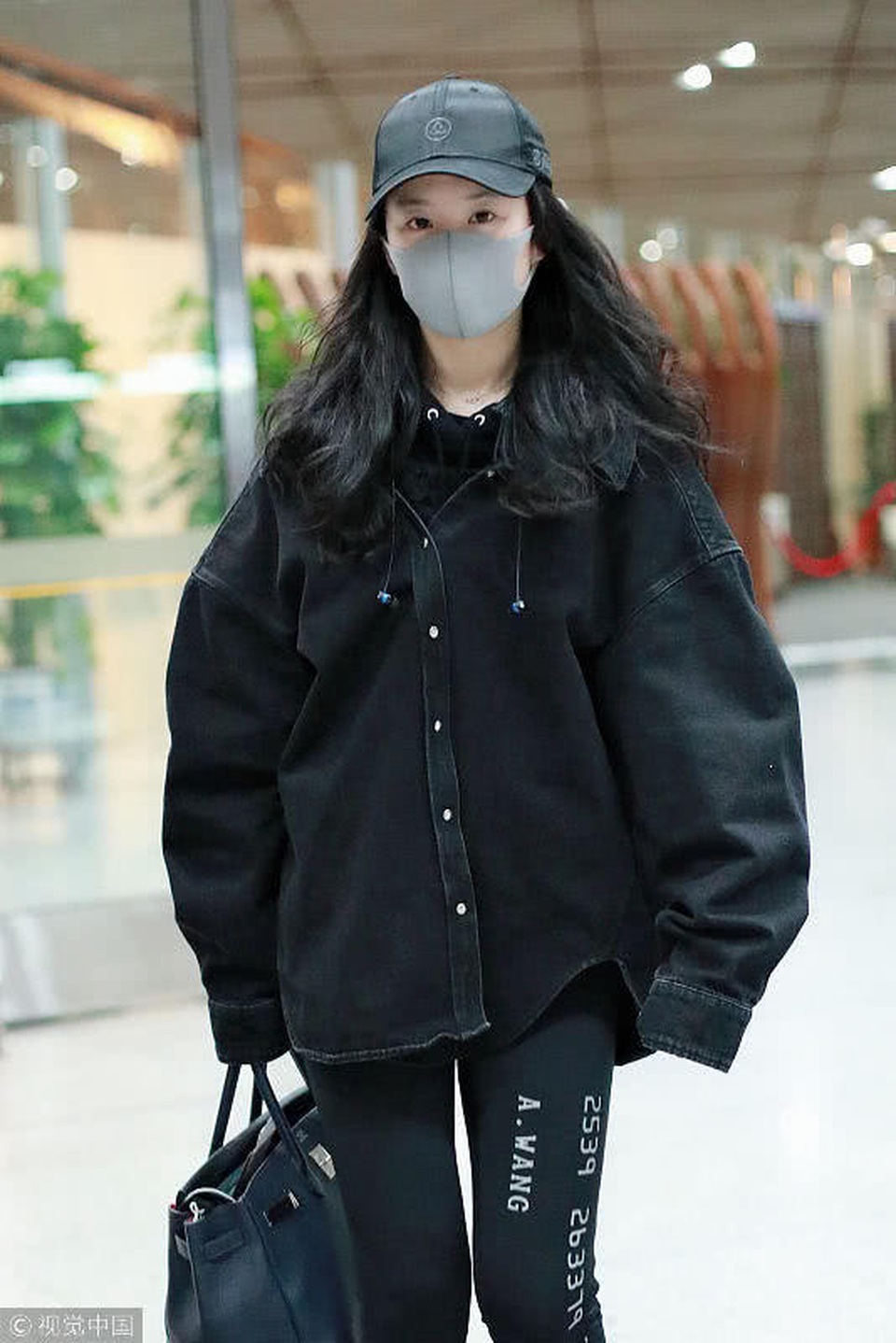 Hậu chia tay Song Seung Hun, Lưu Diệc Phi sống kín đáo và kép kín - 10 Hậu chia tay Song Seung Hun, Lưu Diệc Phi sống kín đáo và kép kín - 10