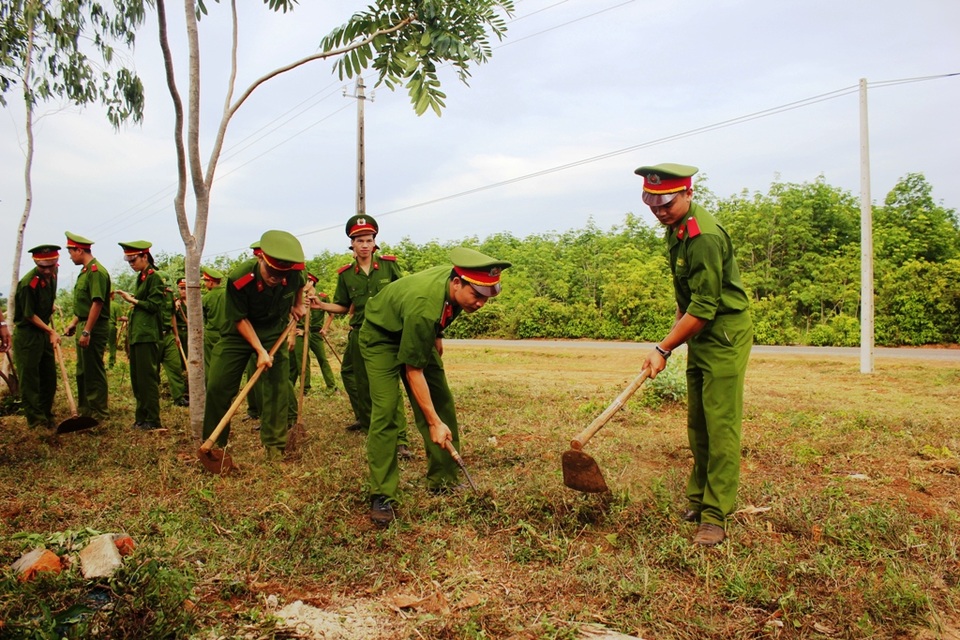 sinh viên Học viện CSND thực hành.jpg sinh viên Học viện CSND thực hành.jpg
