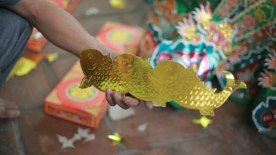 Làng nghề vàng mã hối hả trước Tết ông Công ông Táo - 4 Làng nghề vàng mã hối hả trước Tết ông Công ông Táo - 4