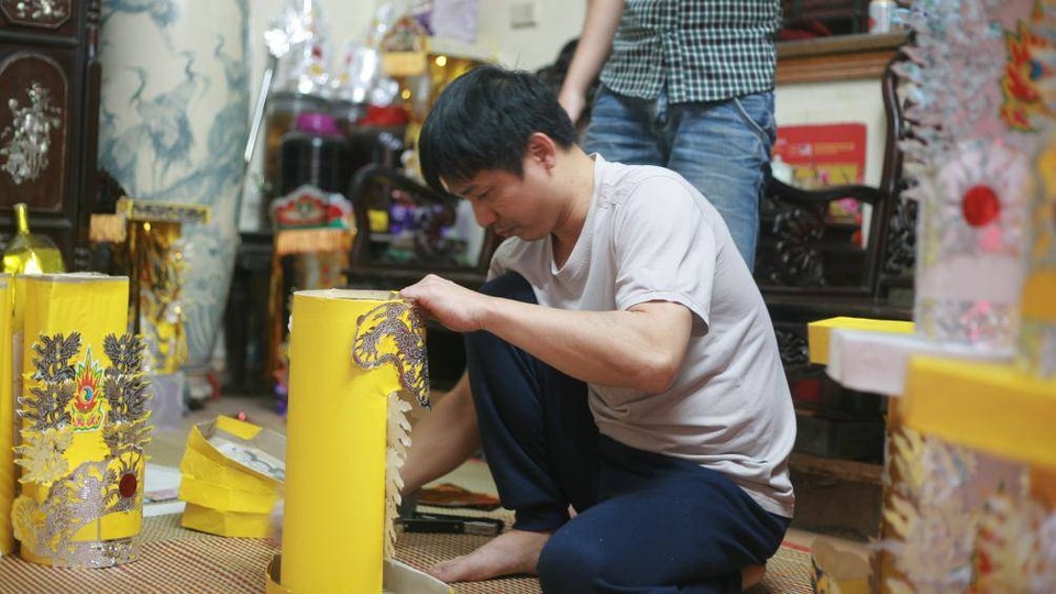 Làng nghề vàng mã hối hả trước Tết ông Công ông Táo - 7 Làng nghề vàng mã hối hả trước Tết ông Công ông Táo - 7