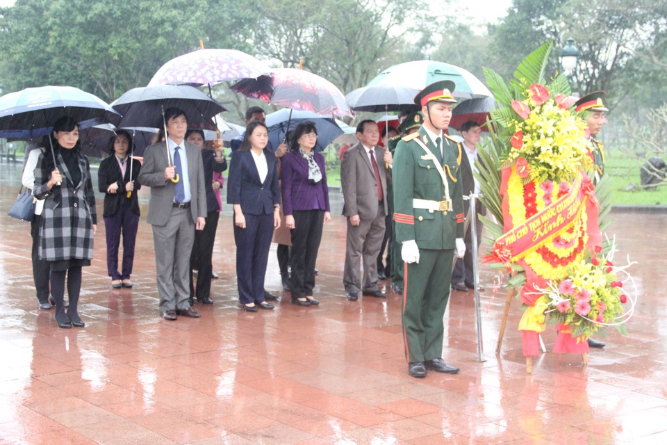 Phó Chủ tịch nước trao quà Tết cho người dân vùng biên giới Quảng Trị - 8 Phó Chủ tịch nước trao quà Tết cho người dân vùng biên giới Quảng Trị - 8