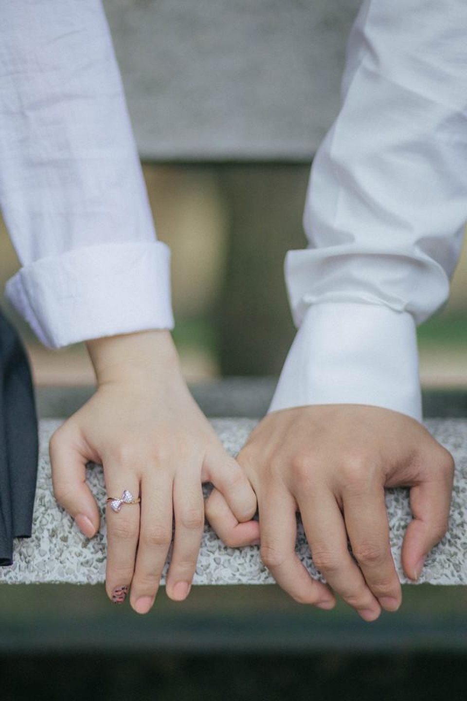 Bộ ảnh cưới “ghế đá sân trường” của cặp đôi từng... ghét nhau - 15 Bộ ảnh cưới “ghế đá sân trường” của cặp đôi từng... ghét nhau - 15