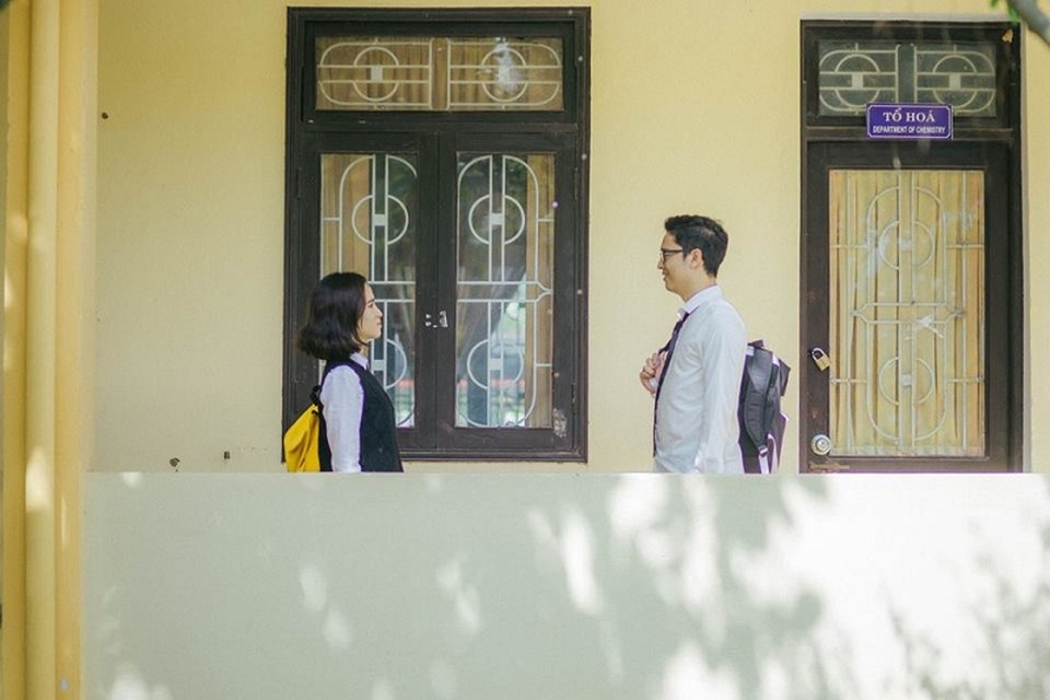 Bộ ảnh cưới “ghế đá sân trường” của cặp đôi từng... ghét nhau - 12 Bộ ảnh cưới “ghế đá sân trường” của cặp đôi từng... ghét nhau - 12