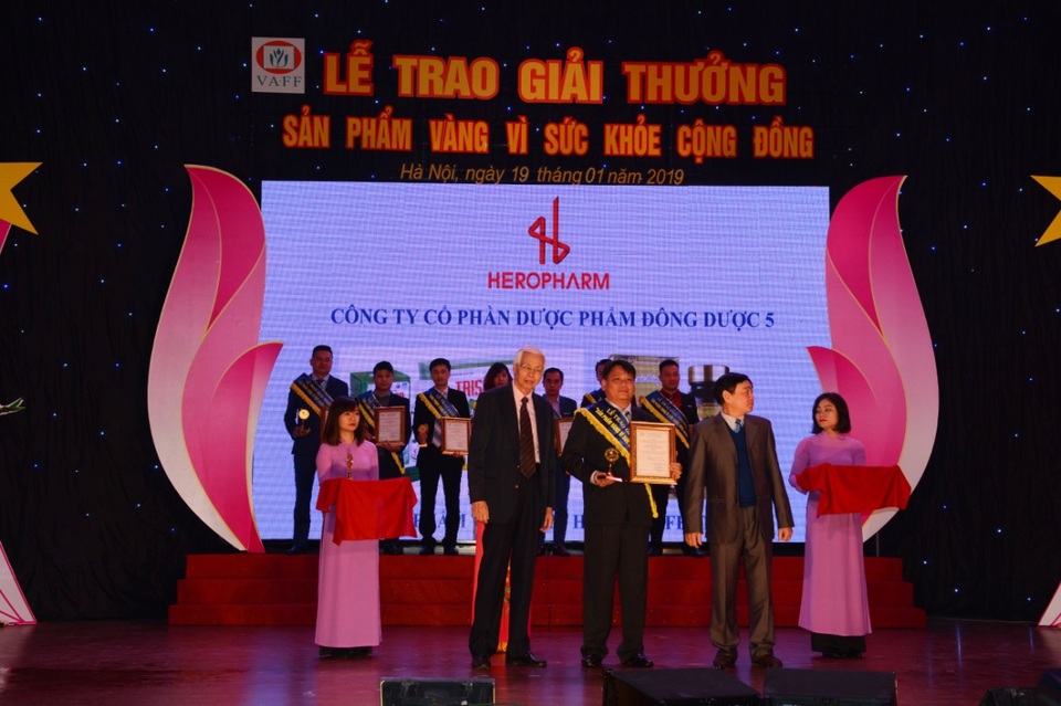 Heroperfect và Triselan đạt danh hiệu sản phẩm vàng vì sức khỏe cộng đồng 2019 - 3 Heroperfect và Triselan đạt danh hiệu sản phẩm vàng vì sức khỏe cộng đồng 2019 - 3