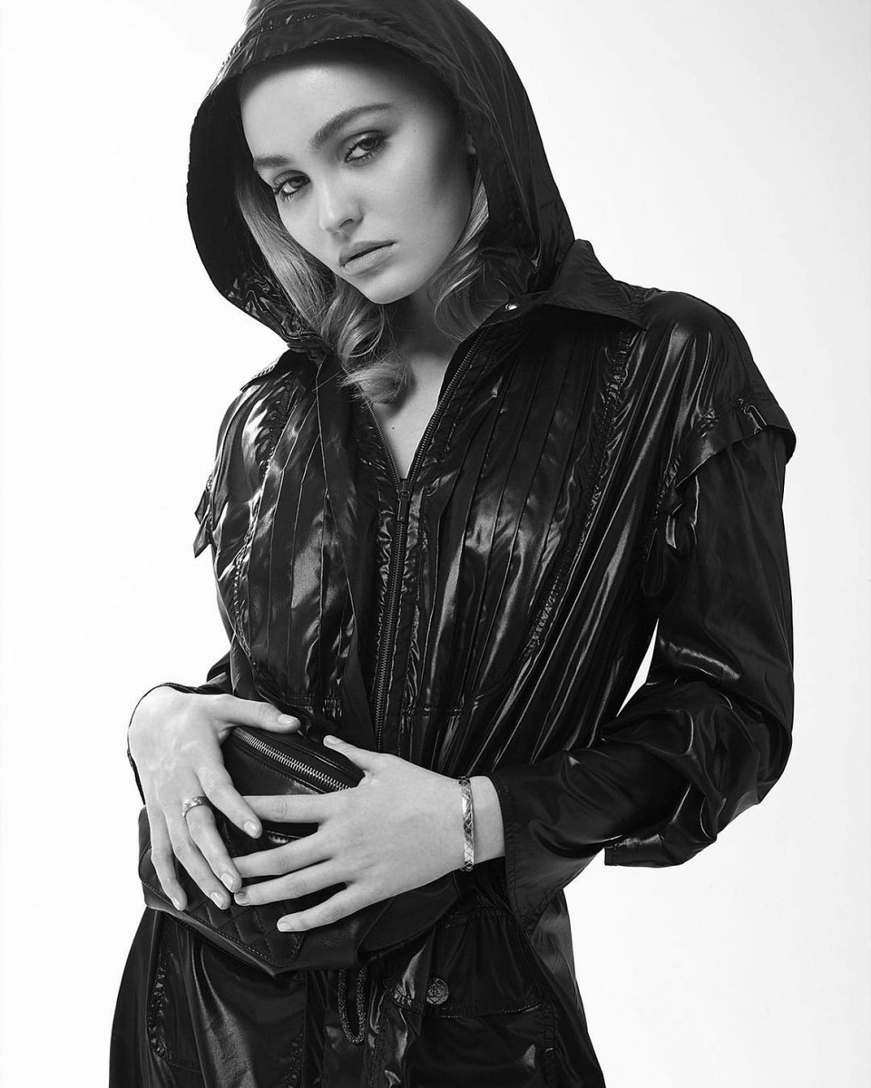 Con gái cướp biển Johnny Deep quyến rũ ở tuổi 20 - 1