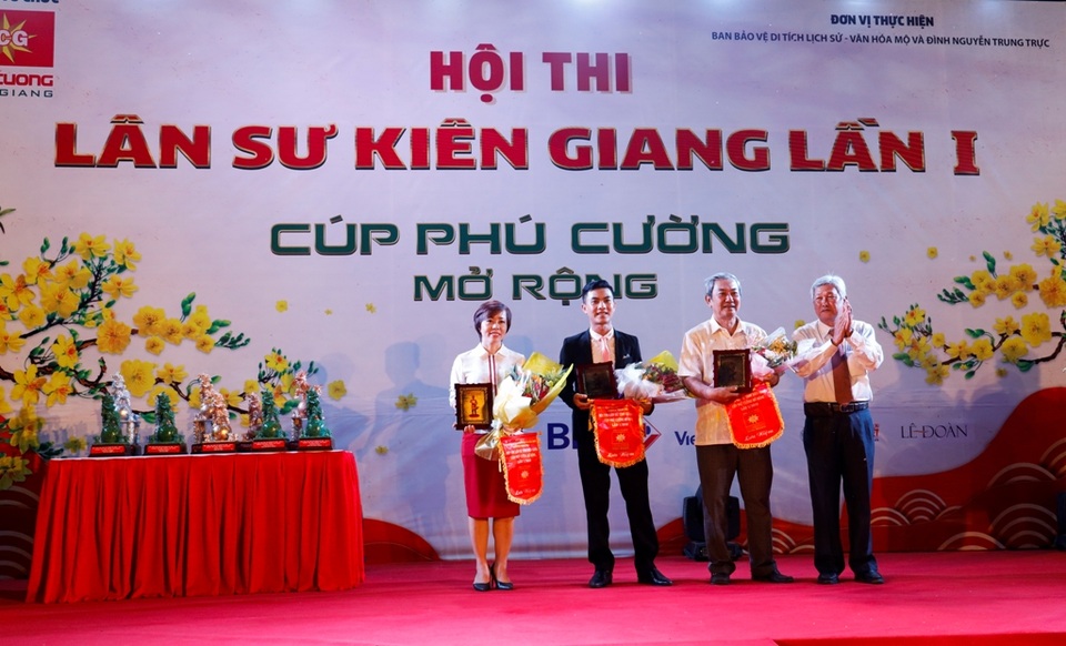 Kiên Giang: 34 đội lân sư quần hùng tranh tài mừng xuân Kỷ Hợi! - 10 Kiên Giang: 34 đội lân sư quần hùng tranh tài mừng xuân Kỷ Hợi! - 10