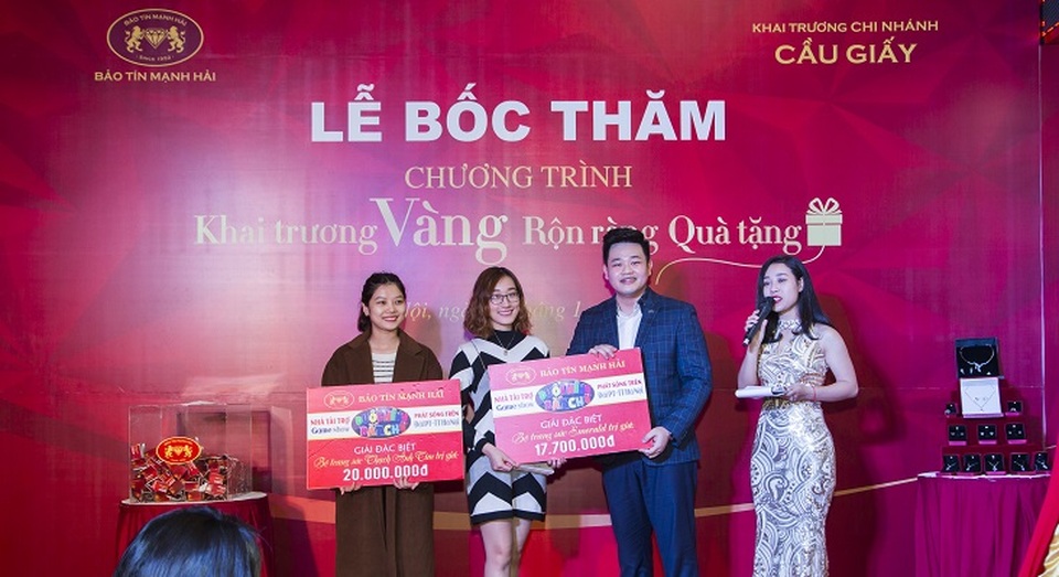 Bảo Tín Mạnh Hải công bố kết quả chương trình bốc thăm: “Khai trương vàng, rộn ràng quà tặng” - 5 Bảo Tín Mạnh Hải công bố kết quả chương trình bốc thăm: “Khai trương vàng, rộn ràng quà tặng” - 5