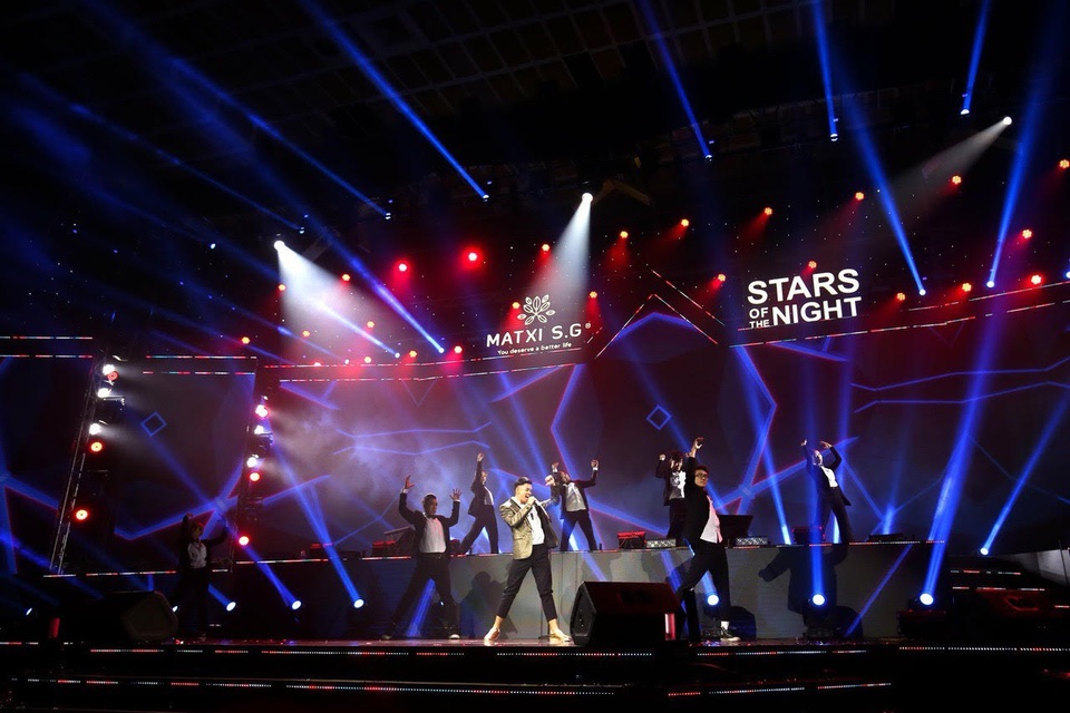 Ca sĩ Trọng Hiếu “bùng nổ” trên sân khấu Stars of The Night của Mat Xi S.G - 1 Ca sĩ Trọng Hiếu “bùng nổ” trên sân khấu Stars of The Night của Mat Xi S.G - 1