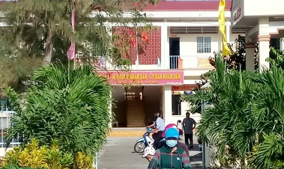 Kỷ luật Trưởng Công an xã xài bằng không hợp pháp - 1 Kỷ luật Trưởng Công an xã xài bằng không hợp pháp - 1