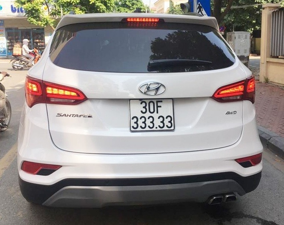 Cận Tết trúng biển số siêu khủng, sang tên cả tỷ đồng - 4 Cận Tết trúng biển số siêu khủng, sang tên cả tỷ đồng - 4