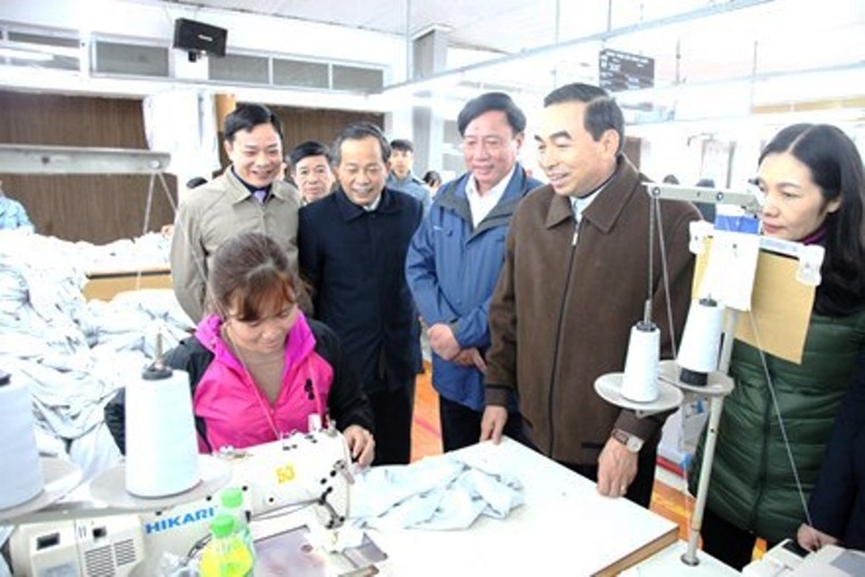 chủ tịch tỉnh tham công nhân.JPG chủ tịch tỉnh tham công nhân.JPG