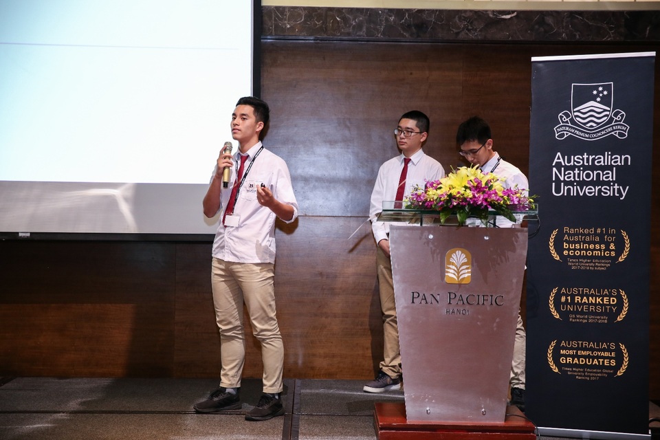 Viết luận về đồng hào, nam sinh điển trai giành học bổng Mỹ 4,8 tỉ đồng - 6 Viết luận về đồng hào, nam sinh điển trai giành học bổng Mỹ 4,8 tỉ đồng - 6