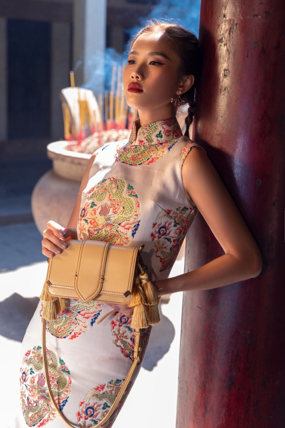 Xu hướng mới - Phối phụ kiện hiện đại cùng trang phục truyền thống - 3