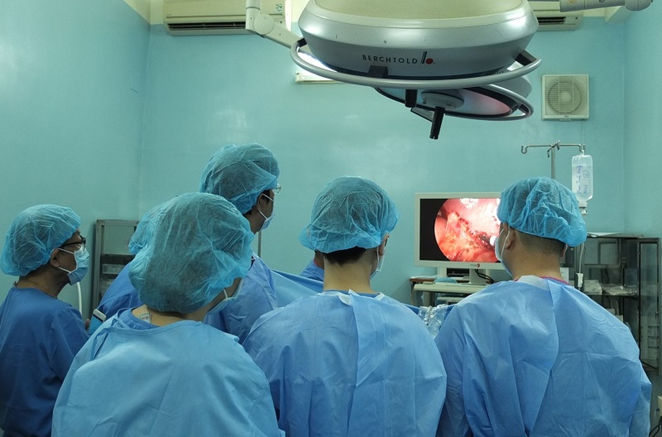 Bị đâm xuyên lách vì ngậm tăm đi ngủ - 1 Bị đâm xuyên lách vì ngậm tăm đi ngủ - 1