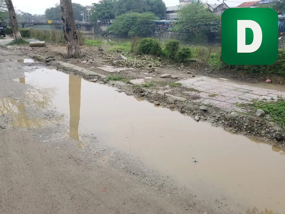 Sát Tết, người dân Huế ngán ngẩm nhìn những con đường nát bét - 5 Sát Tết, người dân Huế ngán ngẩm nhìn những con đường nát bét - 5