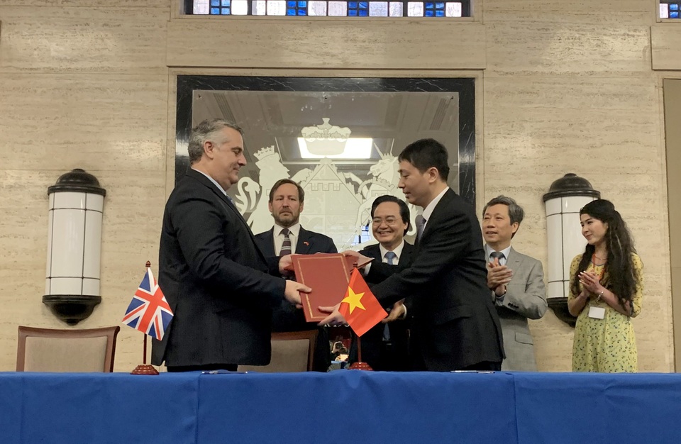 Viện Kế toán Công chứng Anh và xứ Wales ký kết Bản ghi nhớ hợp tác với Bộ GD-ĐT - 1