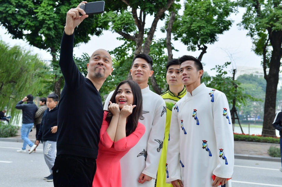 Hoa hau Dinh Trong Van Quyet 15.jpg Hoa hau Dinh Trong Van Quyet 15.jpg