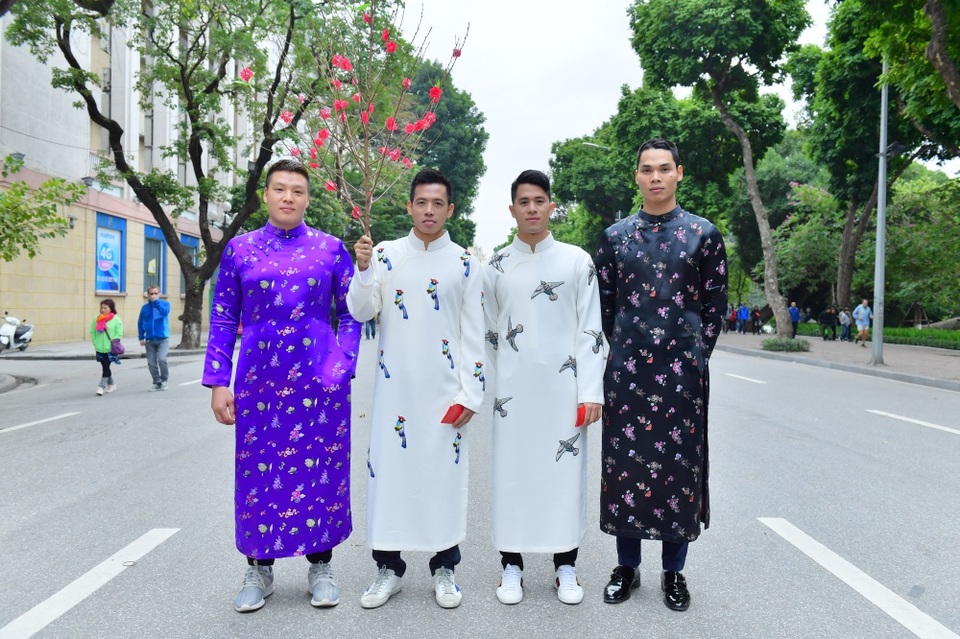 Hoa hau Dinh Trong Van Quyet 20.jpg Hoa hau Dinh Trong Van Quyet 20.jpg