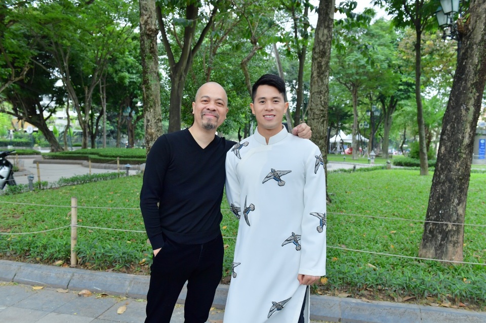 Hoa hau Dinh Trong Van Quyet 3.jpg Hoa hau Dinh Trong Van Quyet 3.jpg