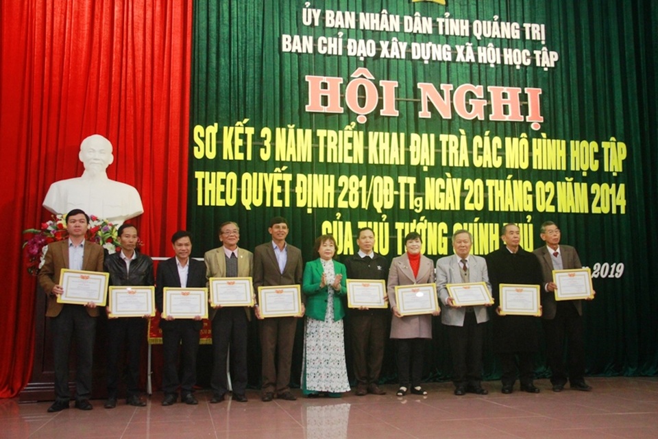 hoi nghi so ket 3.JPG hoi nghi so ket 3.JPG