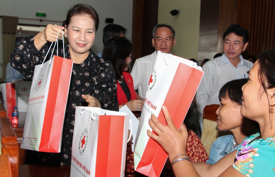 Chủ tịch Quốc hội thăm, tặng quà tết tại Hậu Giang - 2 Chủ tịch Quốc hội thăm, tặng quà tết tại Hậu Giang - 2