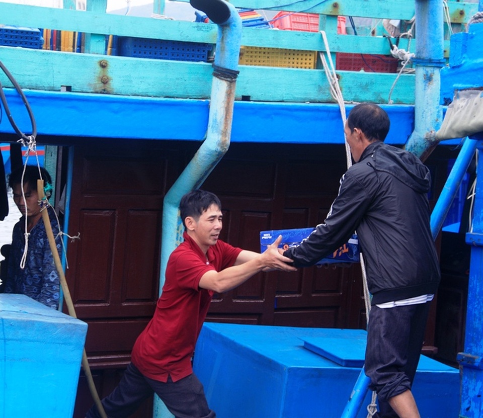 30 năm đi biển, 20 năm đón giao thừa ngoài khơi xa - 8 30 năm đi biển, 20 năm đón giao thừa ngoài khơi xa - 8