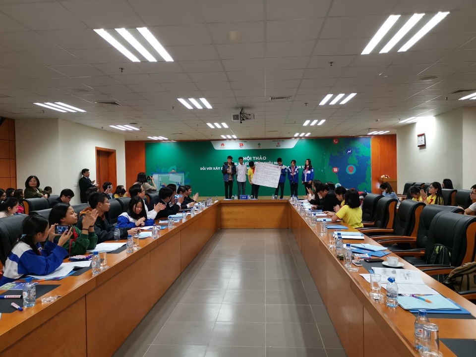 Cứ 1 trong 4 bạn trẻ từng có trải nghiệm đau buồn khi sử dụng mạng xã hội - 4 Cứ 1 trong 4 bạn trẻ từng có trải nghiệm đau buồn khi sử dụng mạng xã hội - 4