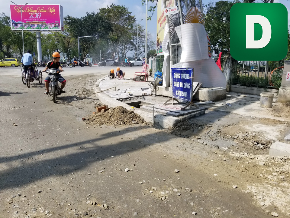 Sát Tết, người dân Huế ngán ngẩm nhìn những con đường nát bét - 12 Sát Tết, người dân Huế ngán ngẩm nhìn những con đường nát bét - 12