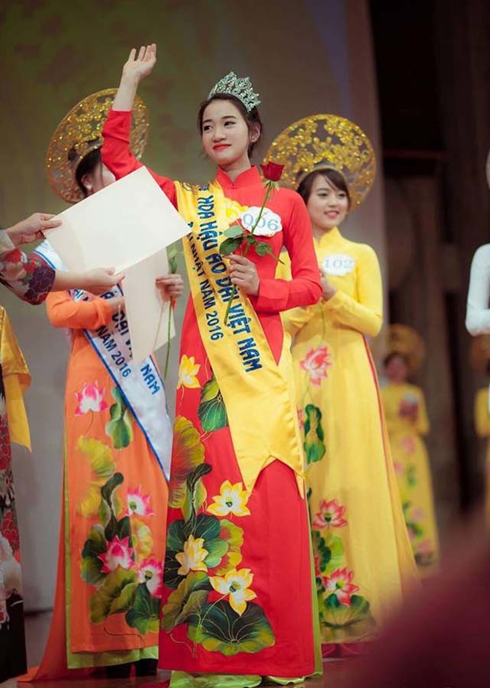 Hoa hậu áo dài Việt tại Nhật Bản dự đoán Công Phượng ghi bàn trong trận tứ kết - 2 Hoa hậu áo dài Việt tại Nhật Bản dự đoán Công Phượng ghi bàn trong trận tứ kết - 2