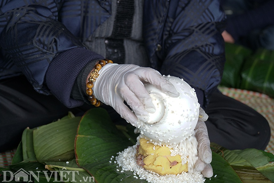 Làng gói bánh chưng lớn nhất Hà Nội tất bật vào vụ Tết - 1 Làng gói bánh chưng lớn nhất Hà Nội tất bật vào vụ Tết - 1