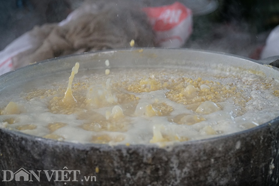 Làng gói bánh chưng lớn nhất Hà Nội tất bật vào vụ Tết - 5 Làng gói bánh chưng lớn nhất Hà Nội tất bật vào vụ Tết - 5