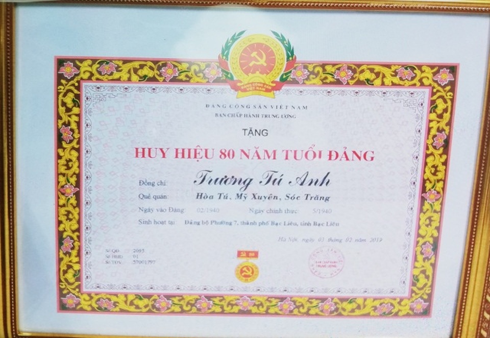 Bạc Liêu lần đầu có đảng viên nhận 80 năm tuổi Đảng - 2 Bạc Liêu lần đầu có đảng viên nhận 80 năm tuổi Đảng - 2