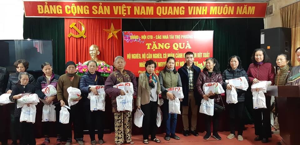tang qua 2.jpg tang qua 2.jpg