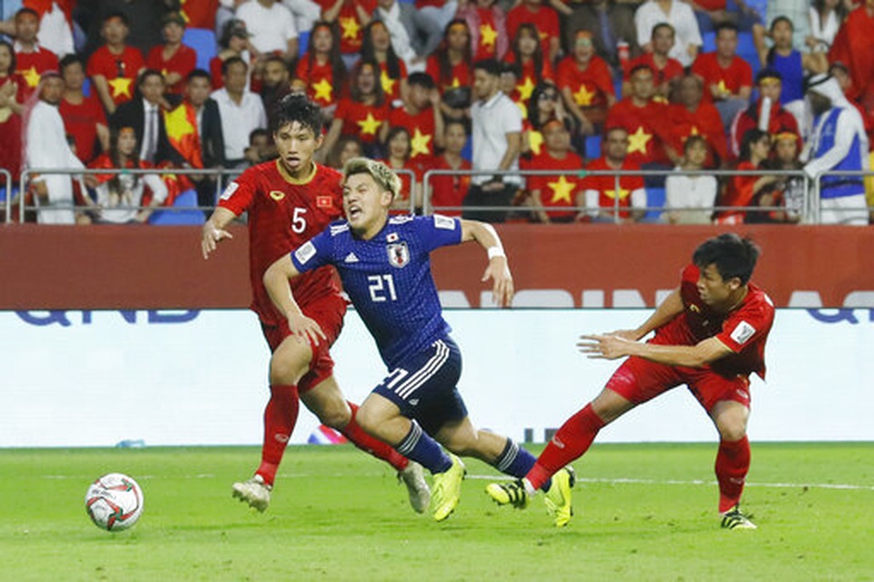 Việt Nam 0-1 Nhật Bản: Thua trong thế ngẩng cao đầu - 3 Việt Nam 0-1 Nhật Bản: Thua trong thế ngẩng cao đầu - 3