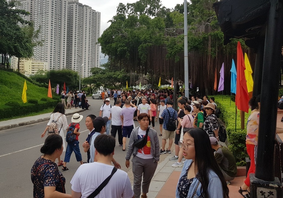 Khánh Hòa: Lo ngại tình trạng “thừa chỗ ngủ, thiếu chỗ chơi” - 1