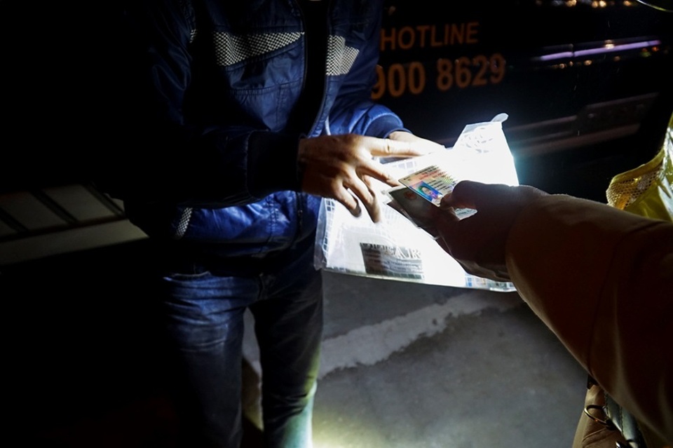 Mục sở thị trạm kiểm tra nồng độ cồn, ma tuý trên cao tốc ở Hà Nội - 8 Mục sở thị trạm kiểm tra nồng độ cồn, ma tuý trên cao tốc ở Hà Nội - 8