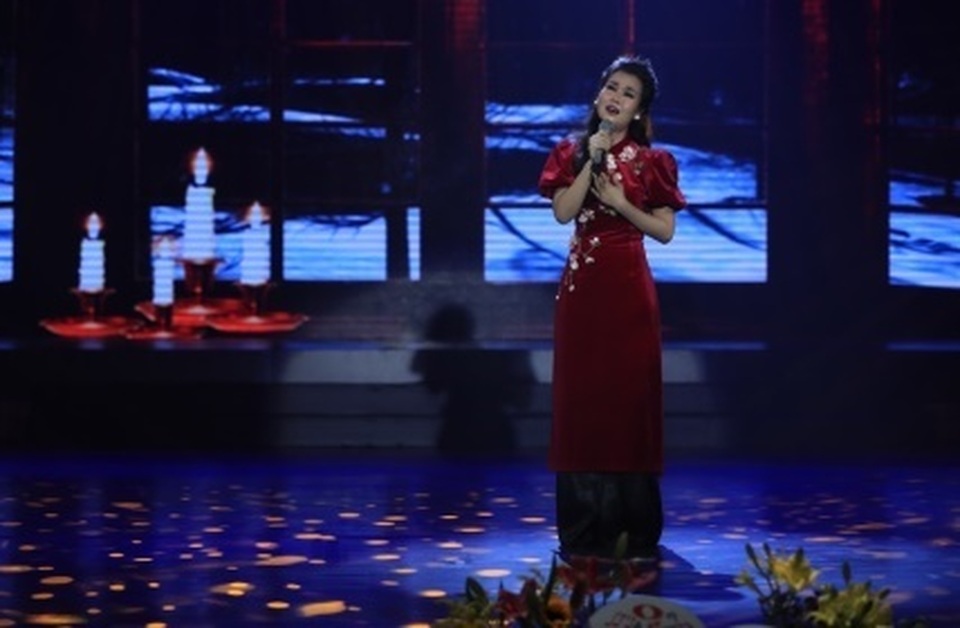 Võ Hạ Trâm “Vui như Tết” trong lần đầu trở lại sân khấu sau kết hôn - 4 Võ Hạ Trâm “Vui như Tết” trong lần đầu trở lại sân khấu sau kết hôn - 4